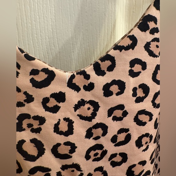 Acacia one piece - Picture 4 of 5